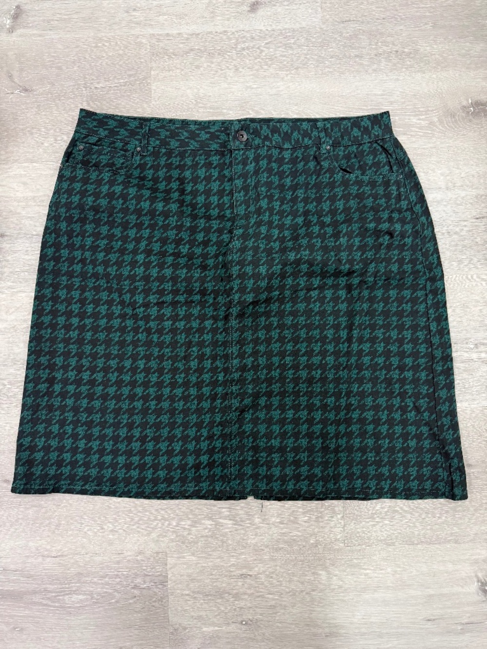 Est. 1946 Denim Houndstooth Mini Skirt – Size 24W